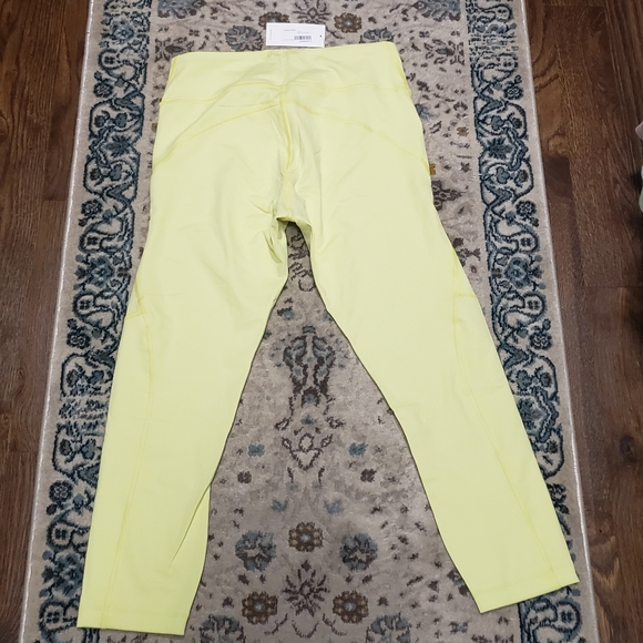Outdoor Voices 3/4 Move Free Legging in Gecko, Large - Picture 4 of 5
